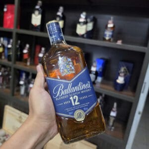 Rượu Ballantine's 12 năm Blended Scotch Whisky